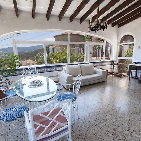 Vila Llumicel Ador Exteriér fotografie