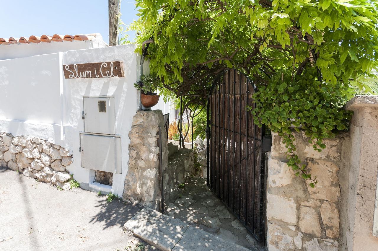 Vila Llumicel Ador Exteriér fotografie