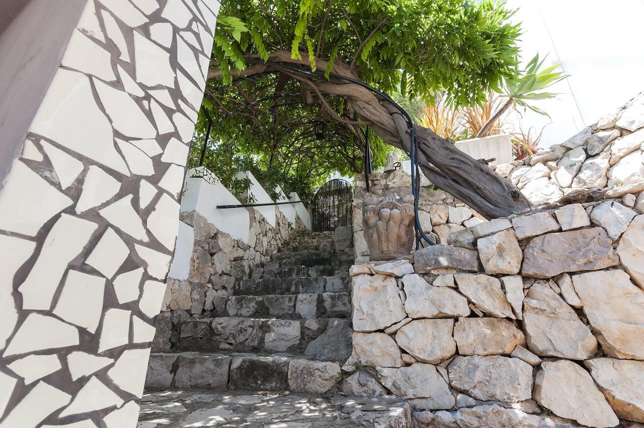 Vila Llumicel Ador Exteriér fotografie